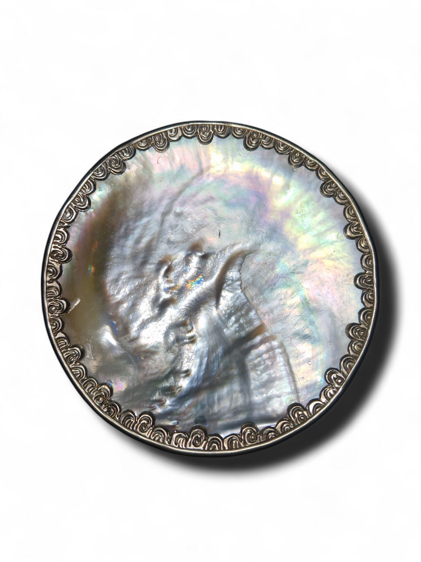 Muschelschale mit Goldrand