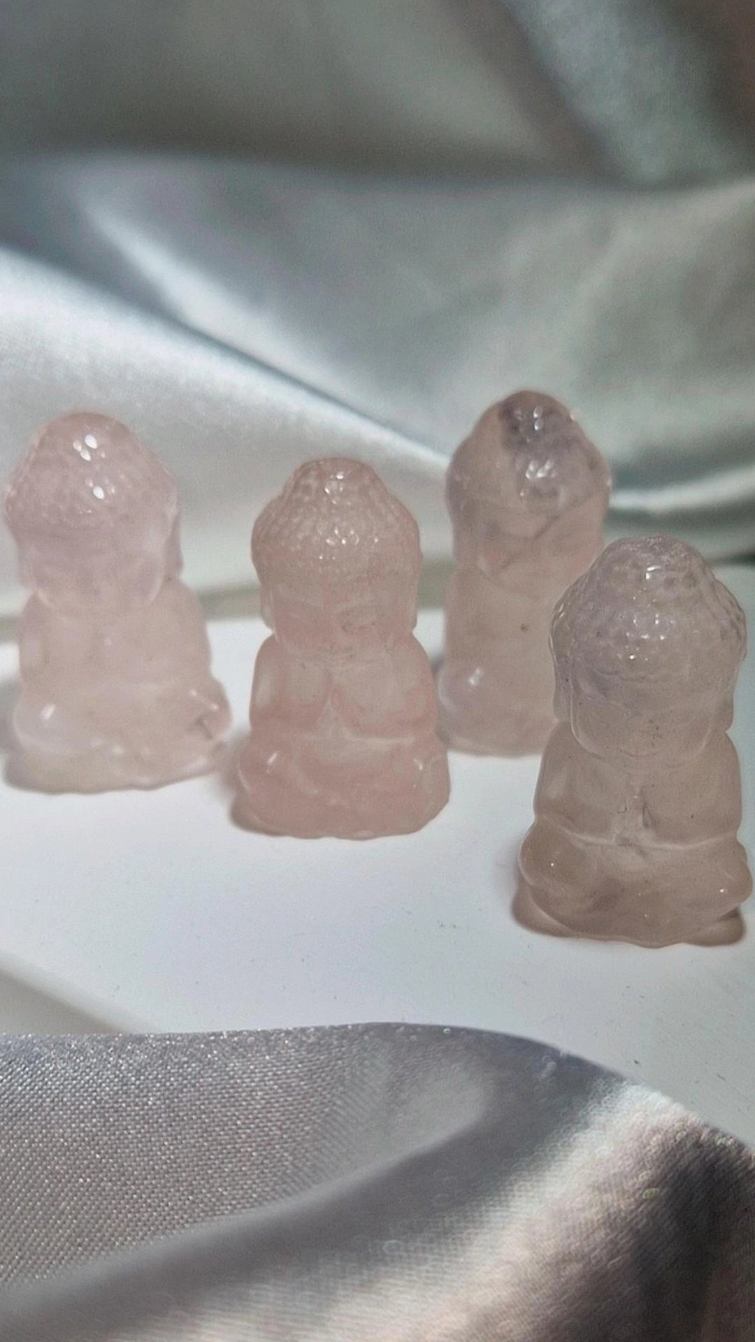 Mini Rosenquarz Buddha