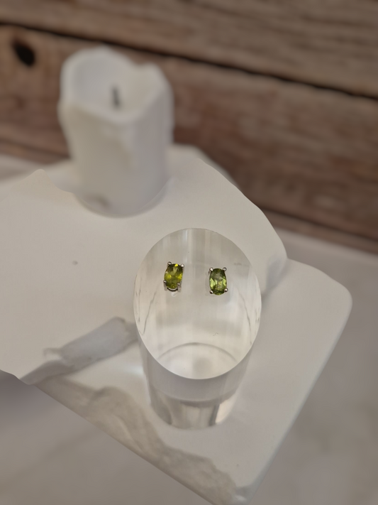 Peridot Ohrstecker