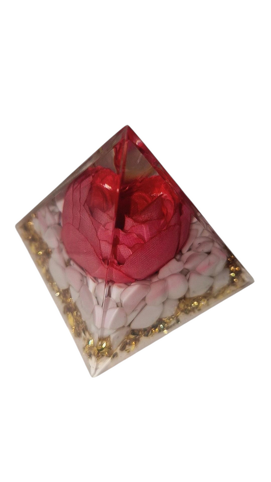 Resin Pyramide