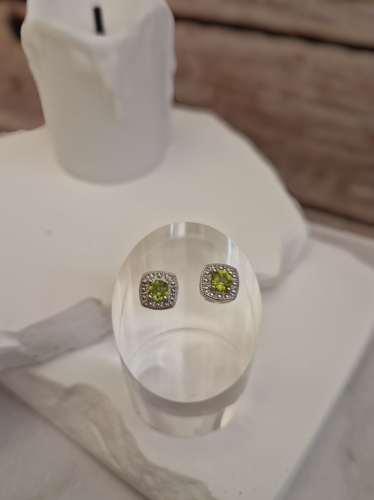Peridot Ohrstecker